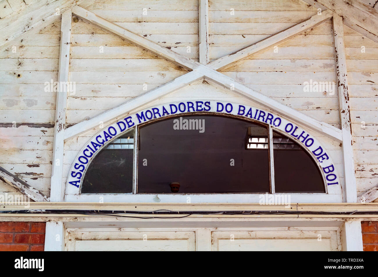 Fassade der Vereinigung der Bewohner der Nachbarschaft von "Olho de Boi" in Cacilhas Stockfoto