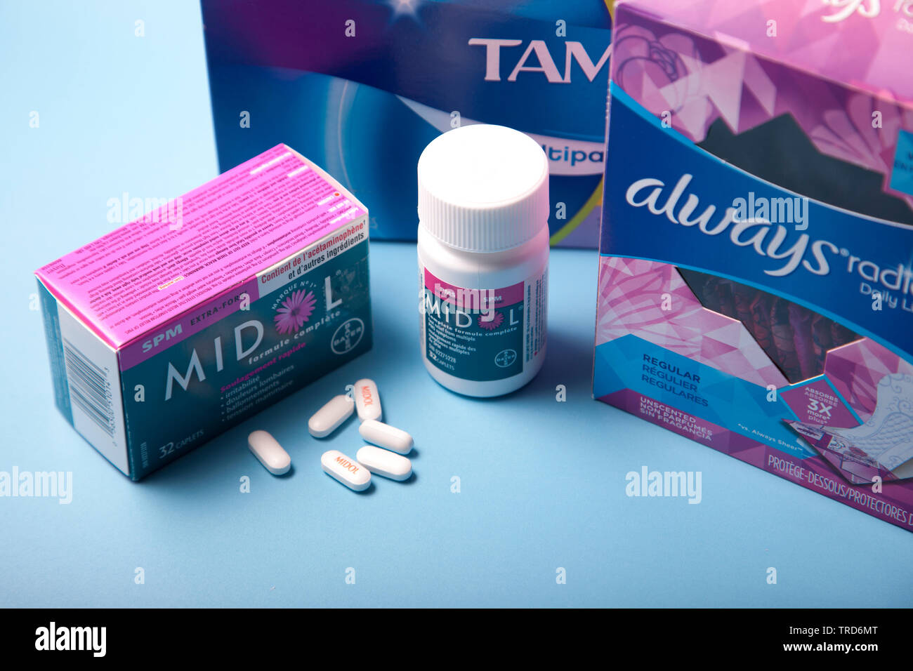 Halifax, Kanada - 31. Mai 2019: In der Nähe von Midol, PMS und Zeitraum Schmerzlinderung Droge, zusammen mit der Menstruation Produkte Stockfoto