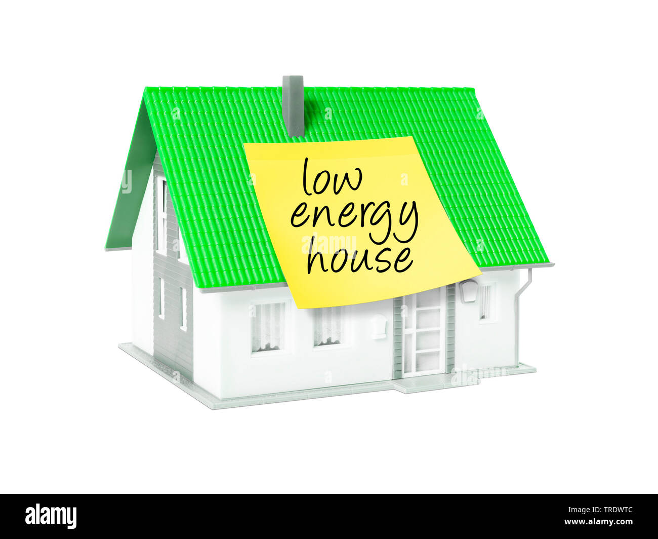 3D Computer Grafik, freistehende Einfamilienhaus mit gelben post-it-Schriftzug NIEDRIGENERGIEHAUS Stockfoto