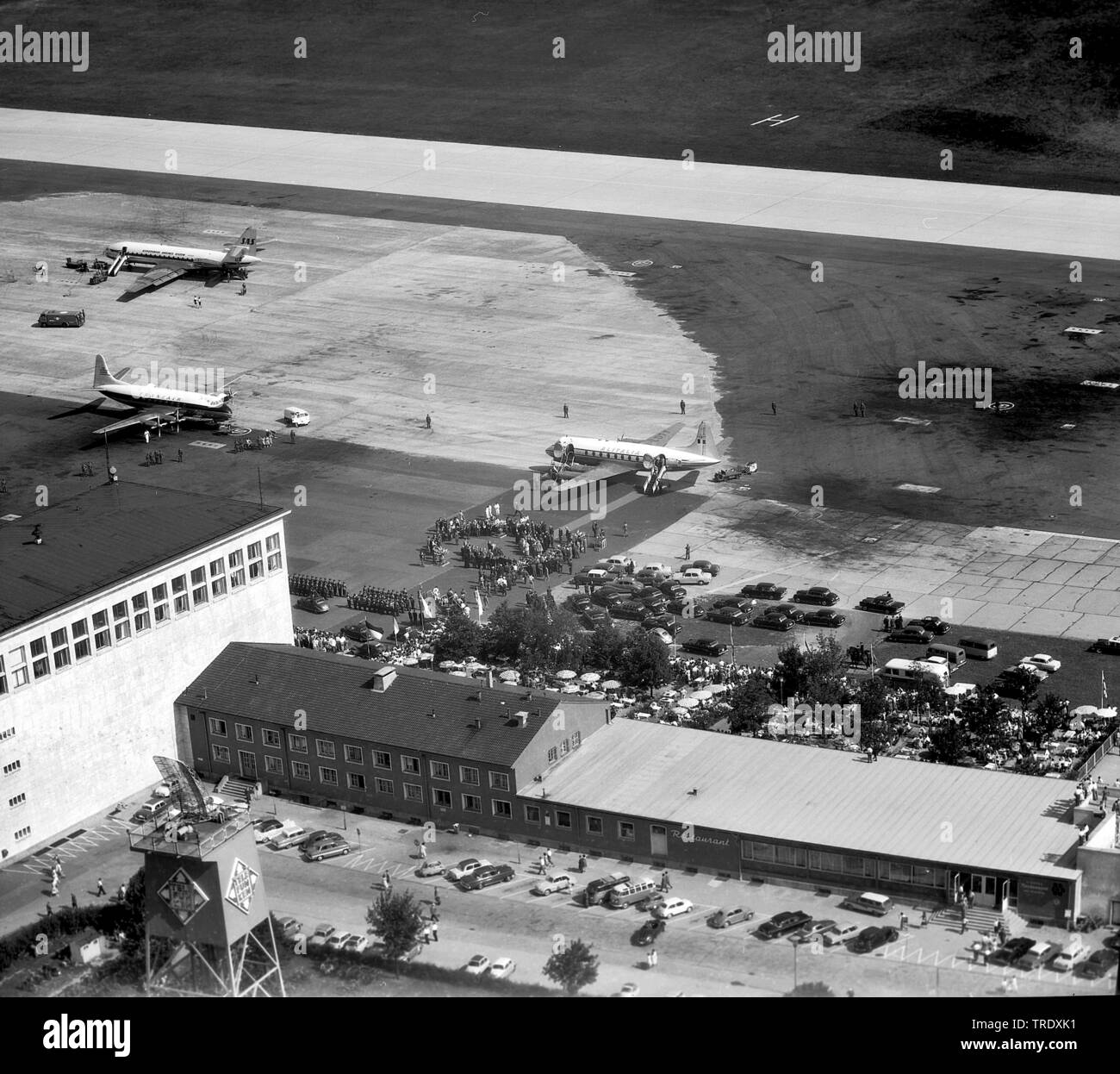 Ankunft des päpstlichen Legaten auf dem Flughafen München-Riem, Luftaufnahme vom 31.07.1960, Deutschland, Bayern, München Stockfoto