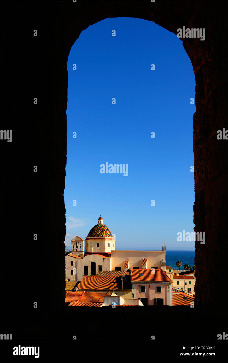 Blick auf die San Michele Kirche in der alten Stadt, Italien, Sardinien, Alghero Stockfoto