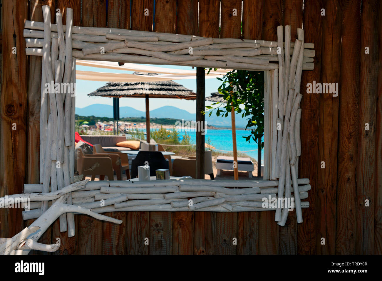 Spiegel in einem Restaurant, Italien, Sardinien, Tavolara, Olbia Stockfoto