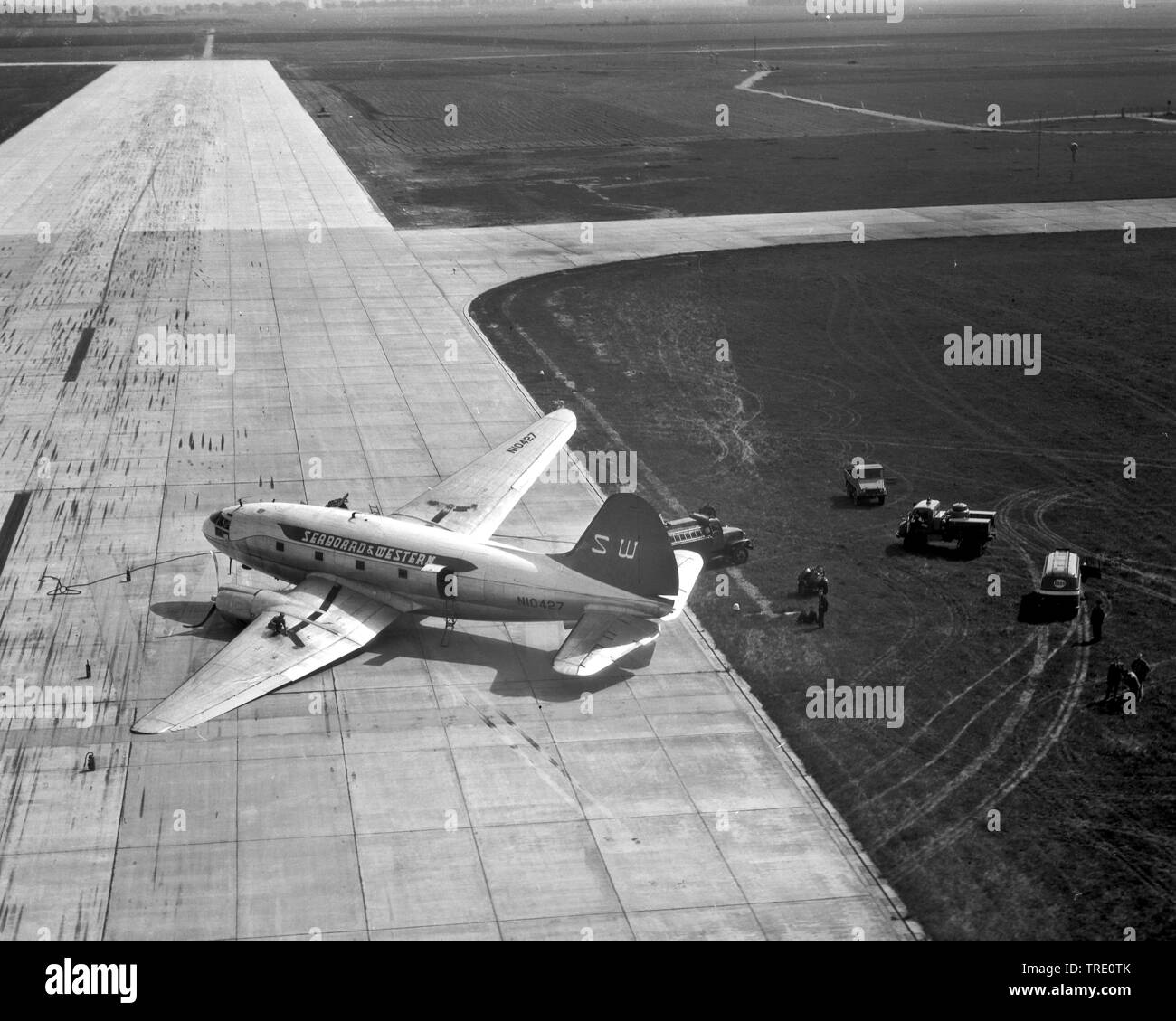 Crash von Curtiss C-46 auf dem Flughafen München-Riem, Luftaufnahme vom 08.05.1959, Deutschland, Bayern, München Stockfoto