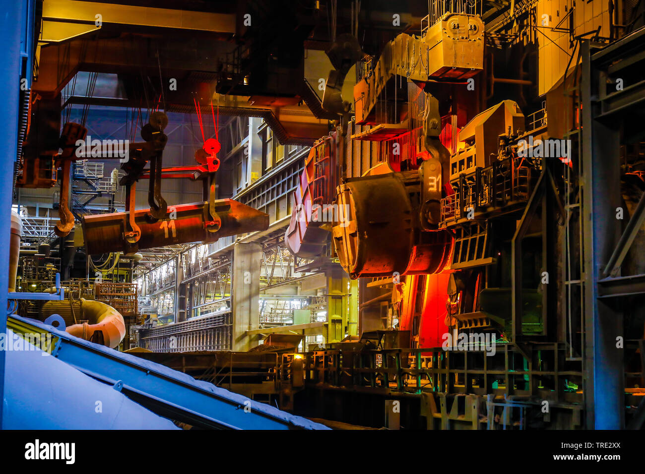 Duisburg, Ruhrgebiet, Nordrhein-Westfalen, Deutschland - ThyssenKrupp Steel Europe, Stahl Produktion im Stahlwerk, hier im Stahlwerk 1.500 deg Stockfoto