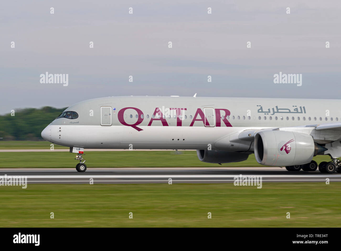 Qatar Airways Airbus A 350-941, A7-ALB, nehmen Sie am Flughafen Manchester Stockfoto