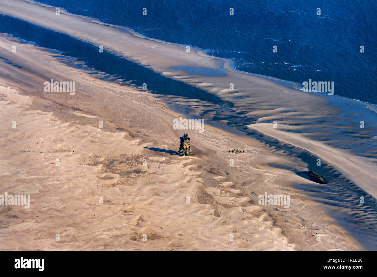 Wrack der Ulpiano auf einer Sandbank bei Suederoogsand mit Zuflucht Beacon, Luftaufnahme, Deutschland, Schleswig-Holstein, schleswig-holsteinischen Nationalpark Wattenmeer Stockfoto
