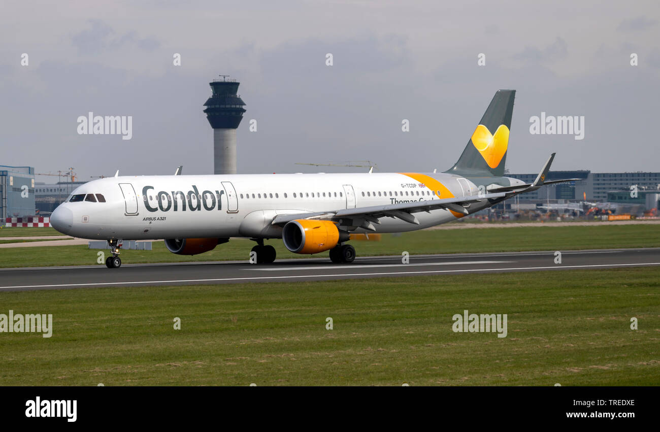 Thomas Cook, ein 321-211, G-TCCP, Condor rollen für Sie am Flughafen Manchester Stockfoto