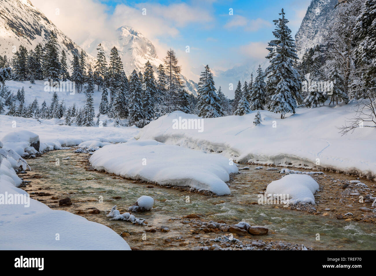 Oberlauf der Isar im Winter, Österreich, Tirol, Karwendel Stockfoto