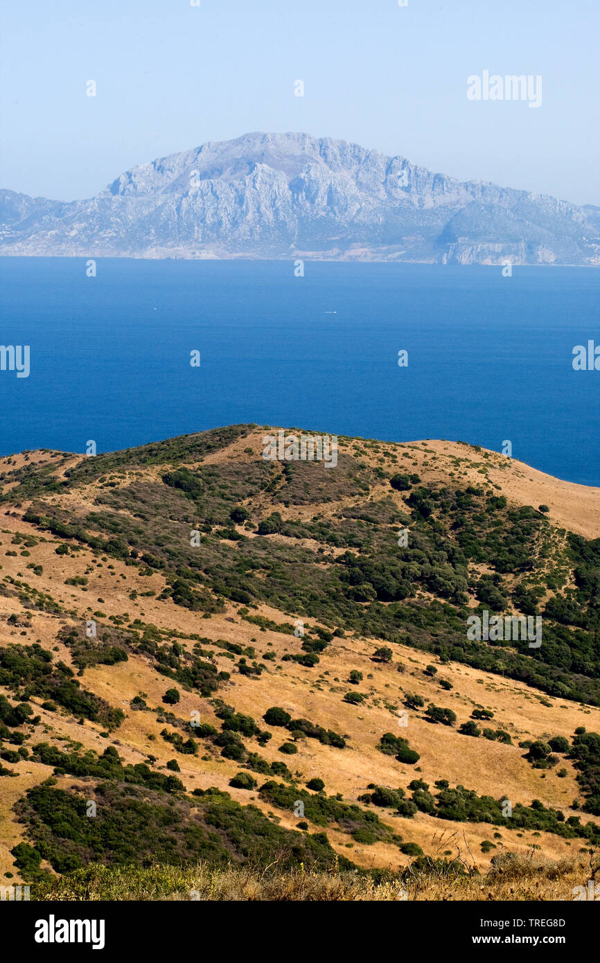 Blick vom Mirador del Estrecho auf die Straße von Gibraltar mit Marokko auf der anderen Seite, Gibraltar Stockfoto