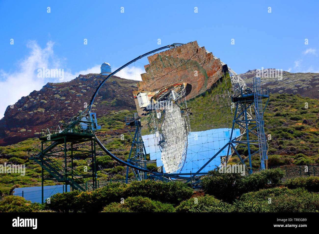 MAGIC-Teleskop auf dem Roque de Los Muchachos Observatorium, Kanarische Inseln, La Palma, El Paso Stockfoto