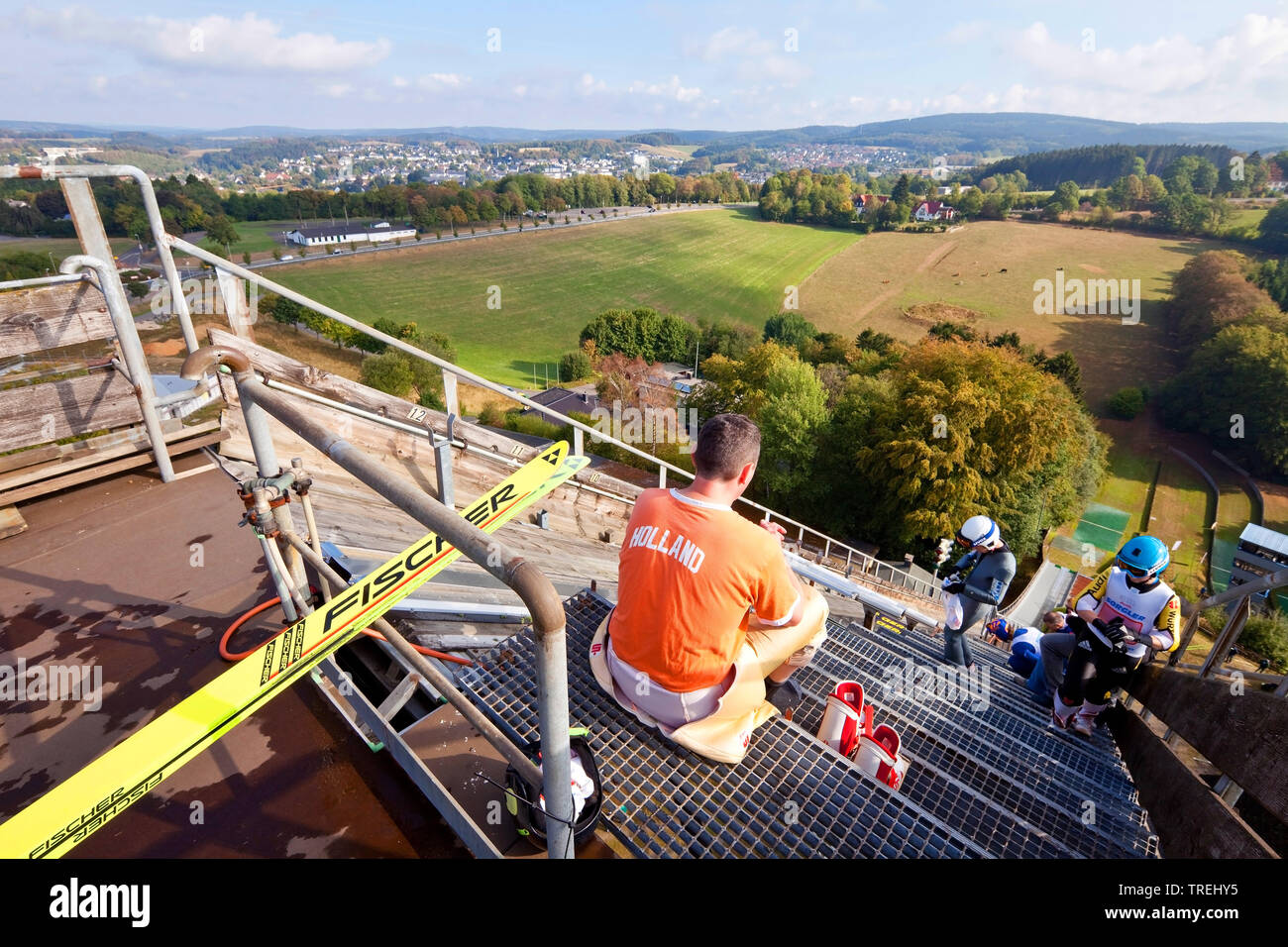 Meinhardus Schanze von oben, Ski im Sommer springen, Deutschland, Nordrhein-Westfalen, Sauerland, Meinerzhagen Stockfoto