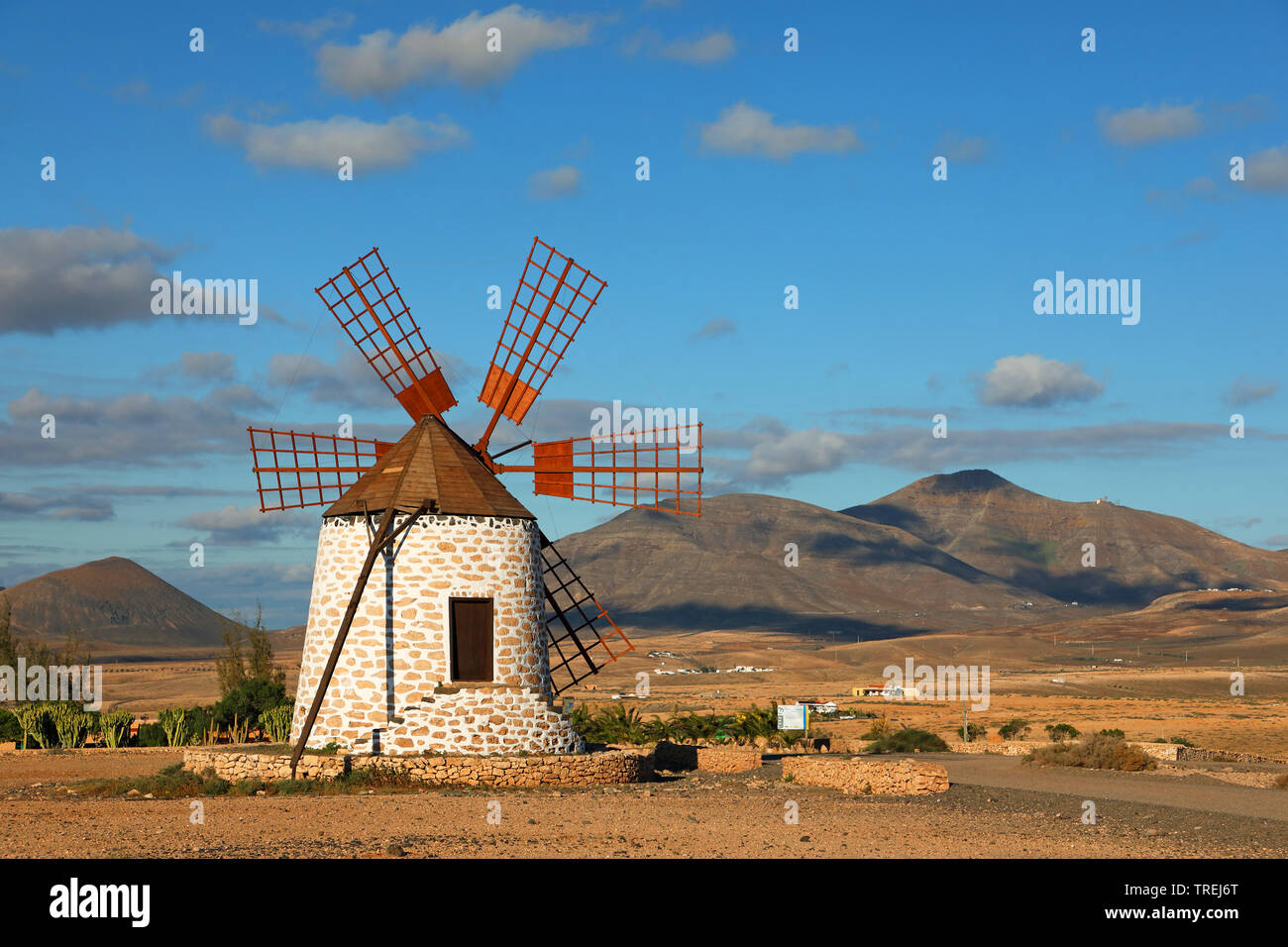 Windmühle in der Nähe von Tefia, Kanarische Inseln, Fuerteventura Stockfoto
