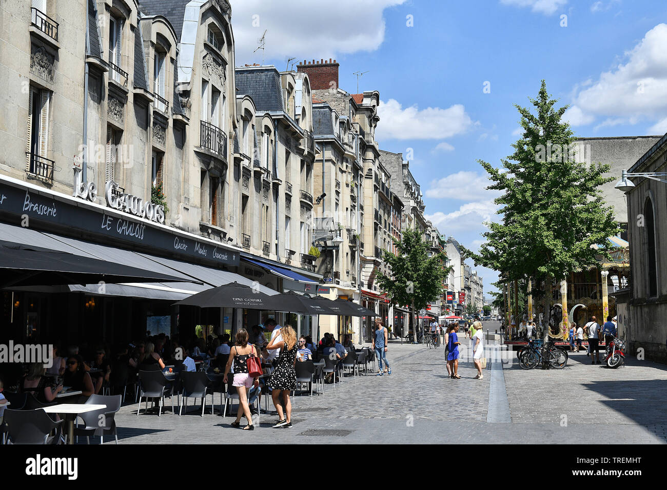 Reims (nord-östlichen Frankreich): Gebäudefassaden in Òplace Drouet dÕErlonÓ Square, im Zentrum der Stadt *** Local Caption *** Stockfoto