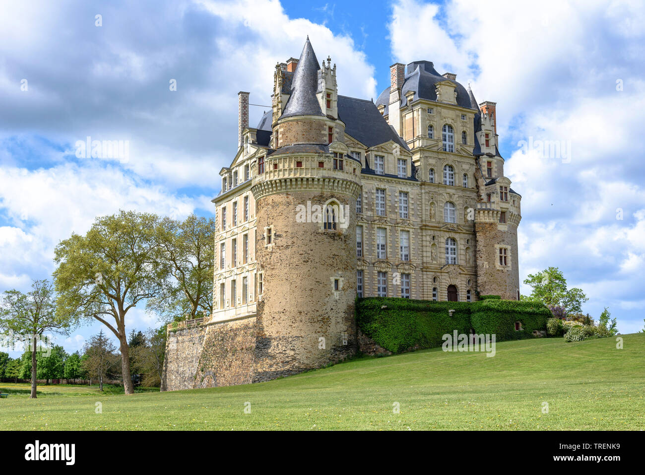 Das Château de Brissac, der höchste Château in Frankreich, an einem sonnigen Frühlingstag Stockfoto