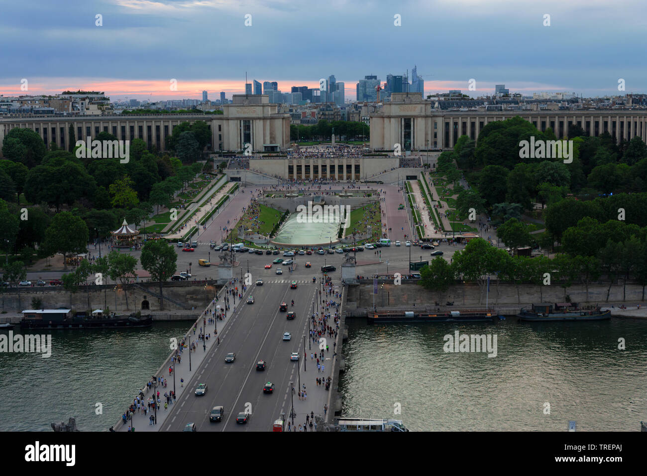 Mit Blick auf das Palais de Chaillot vom Eiffelturm, Paris, Frankreich Stockfoto
