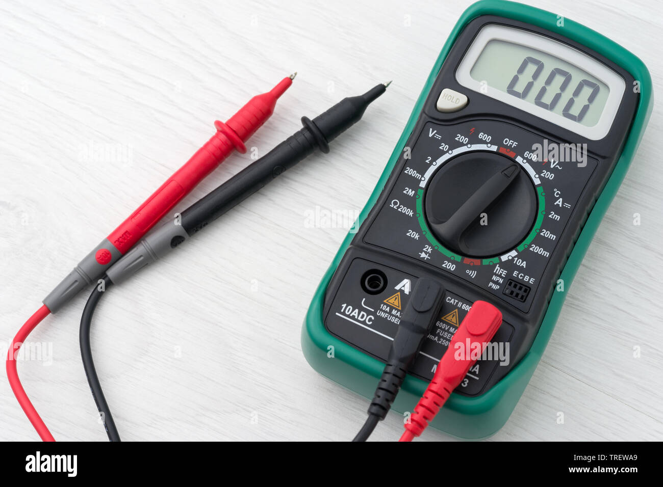 Multimeter Messgerät auf einem Leuchttisch Stockfoto