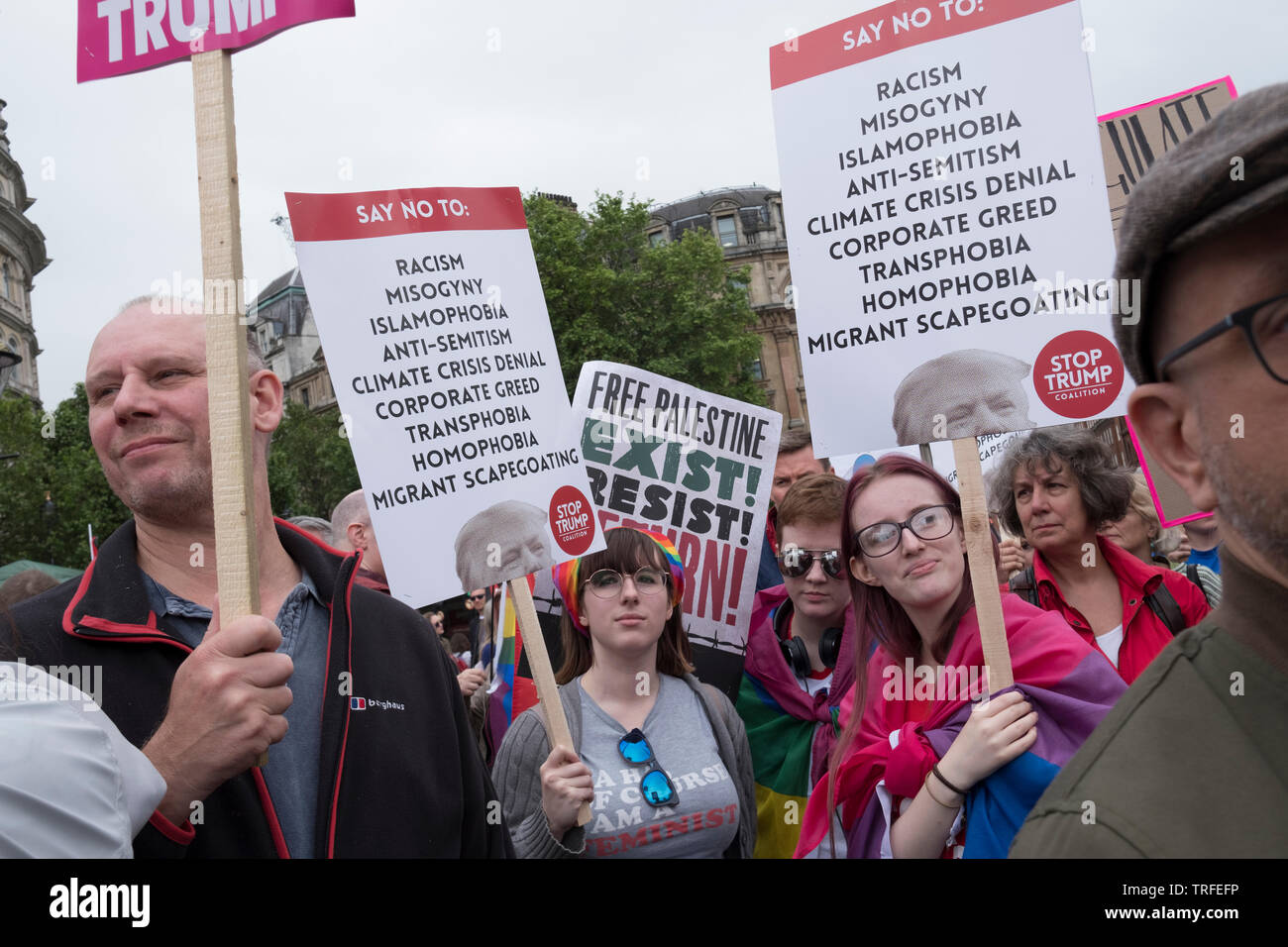 Gemeinsam gegen Trump, nationalen Demonstration, 4. Juni 2019 in London. Tausende versammeln sich in Central London gegen Donald Trump Staatsbesuch in London zu protestieren. Die Demonstranten demostrate gegen seinen Rassismus, mysogyny, Klima der Ablehnung und Störungen in der britischen Politik. (Foto von Mike Abrahams) Stockfoto