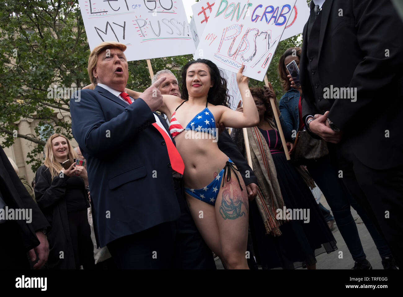 Gemeinsam gegen Trump, nationalen Demonstration, 4. Juni 2019 in London. Tausende versammeln sich in Central London gegen Donald Trump Staatsbesuch in London zu protestieren. Die Demonstranten demostrate gegen seinen Rassismus, mysogyny, Klima der Ablehnung und Störungen in der britischen Politik. (Foto von Mike Abrahams) Stockfoto