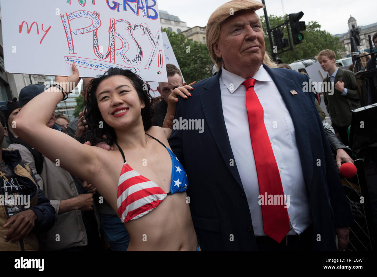 Gemeinsam gegen Trump, nationalen Demonstration, 4. Juni 2019 in London. Tausende versammeln sich in Central London gegen Donald Trump Staatsbesuch in London zu protestieren. Die Demonstranten demostrate gegen seinen Rassismus, mysogyny, Klima der Ablehnung und Störungen in der britischen Politik. (Foto von Mike Abrahams) Stockfoto