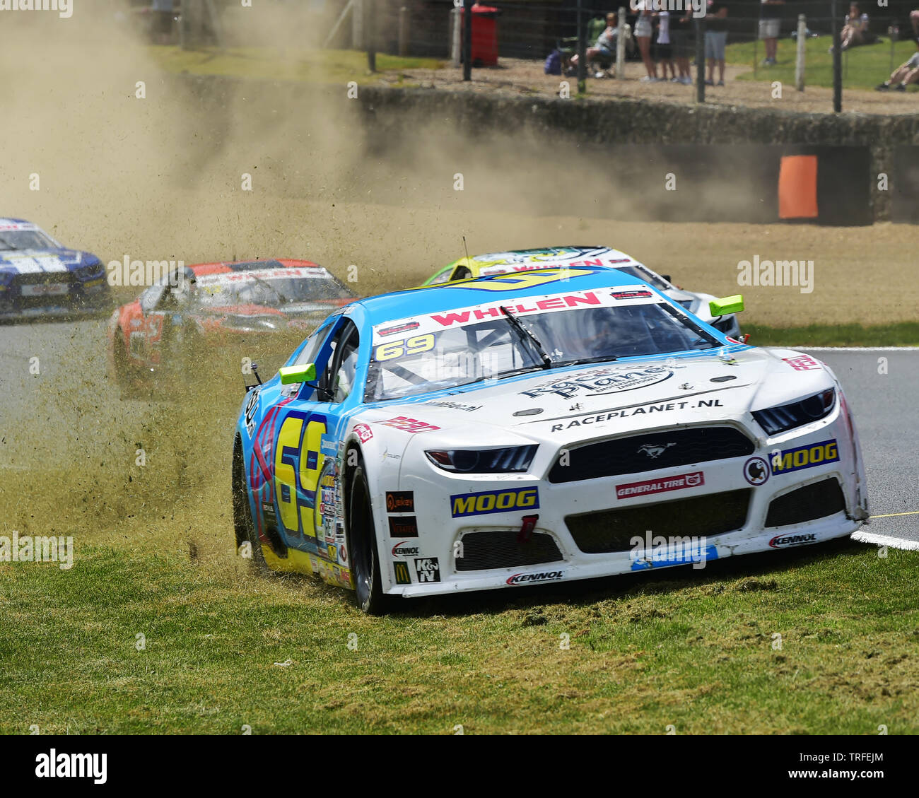 Über das Gras, Sebastiaan Bleekemolen, Michael Bleekemolen, Ford Mustang, NASCAR, Amerikanische Speedfest VII, Brands Hatch, Juni 2019, autom. Stockfoto