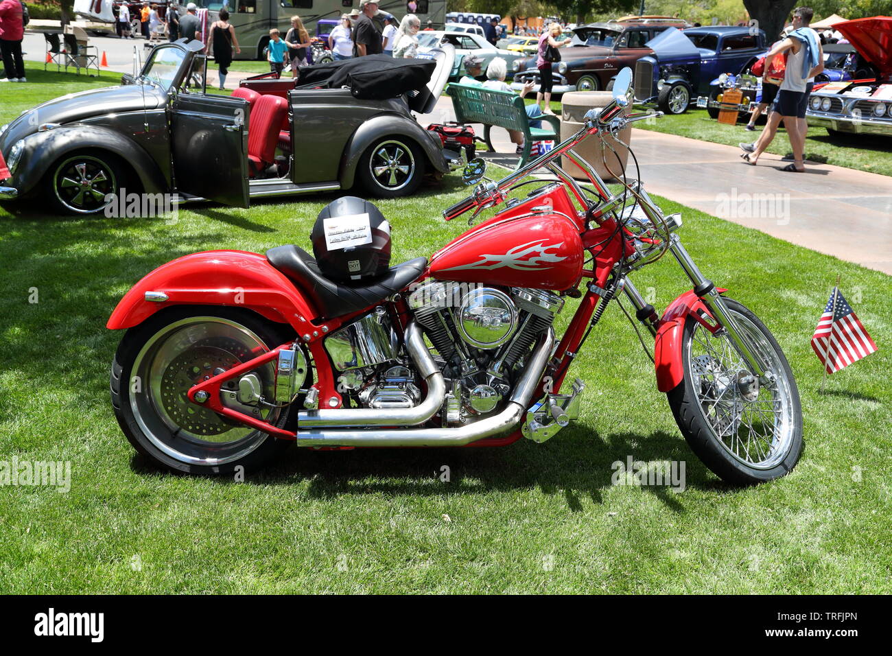 Eine benutzerdefinierte Rev-Tech Motorrad unter Oldtimer und Hot Rods zu einem Memorial Day Event in Boulder City, Nevada, USA Stockfoto