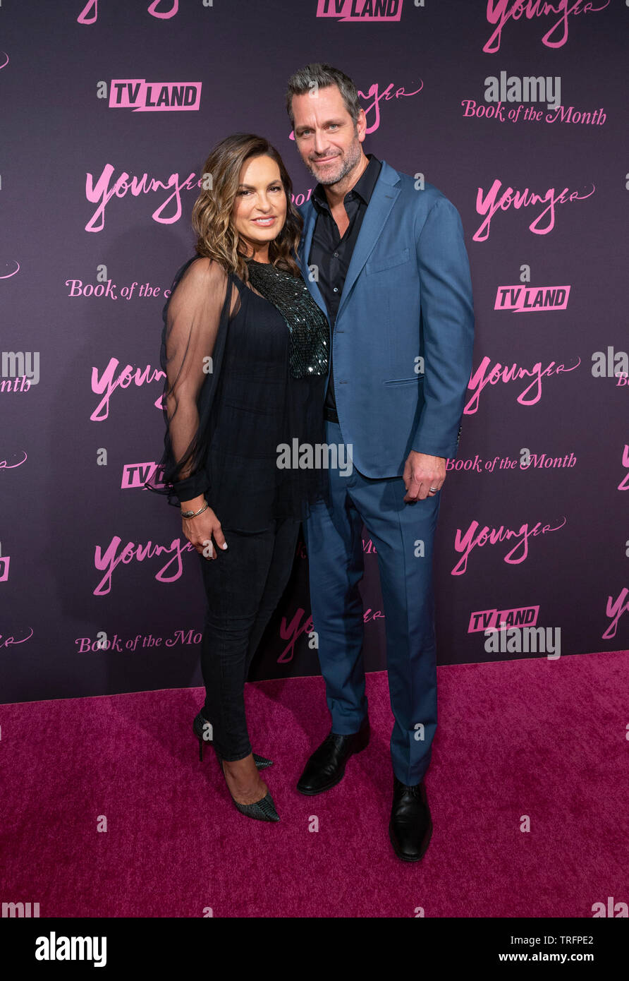 New York, NY - Juni 4, 2019: Mariska Hargitay und Peter Hermann besuchen TVLand jüngeren Staffel 6 Premiere Party an der William Vale Hotel Stockfoto