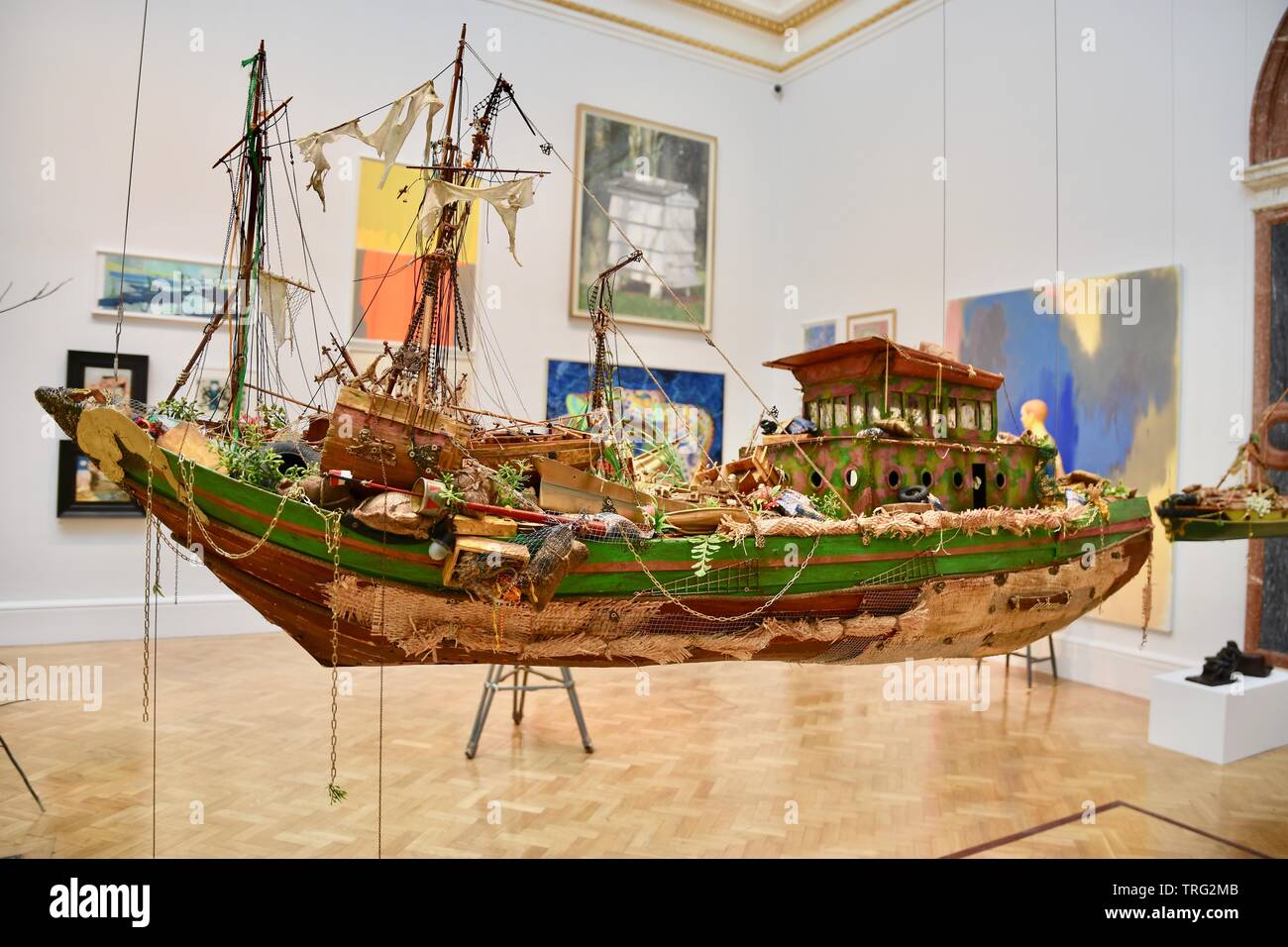 Das grösste Schiff von Hew Locke, Royal Academy Sommer Ausstellung, Piccadilly, London. Großbritannien Stockfoto