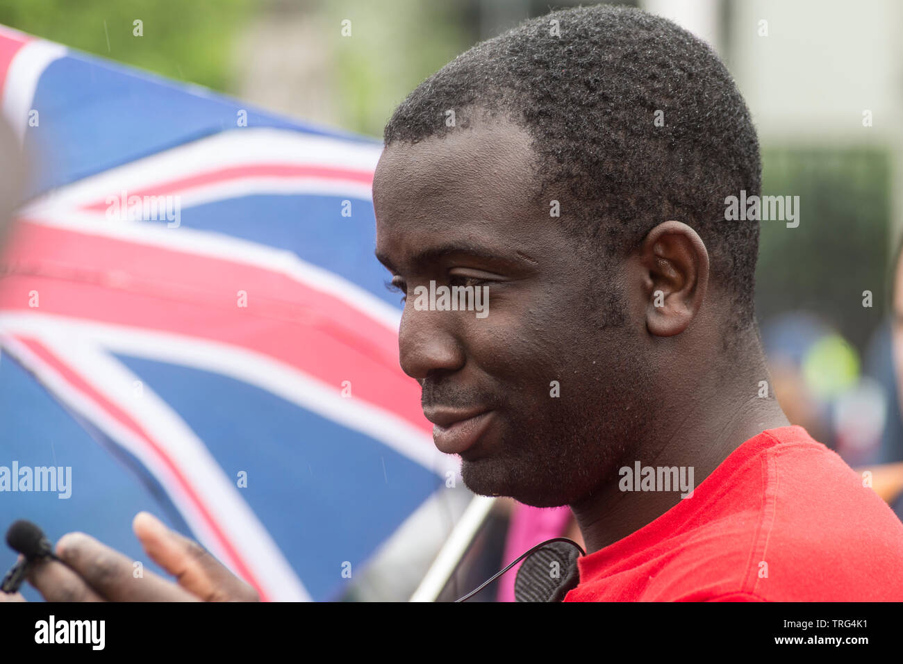 4. Juni 2019 - Parliament Square, London, UK - Femi Oluwole, OFOC, während eines Protestes gegen uns Präsident Donald Trump Staatsbesuch in Großbritannien. Stockfoto