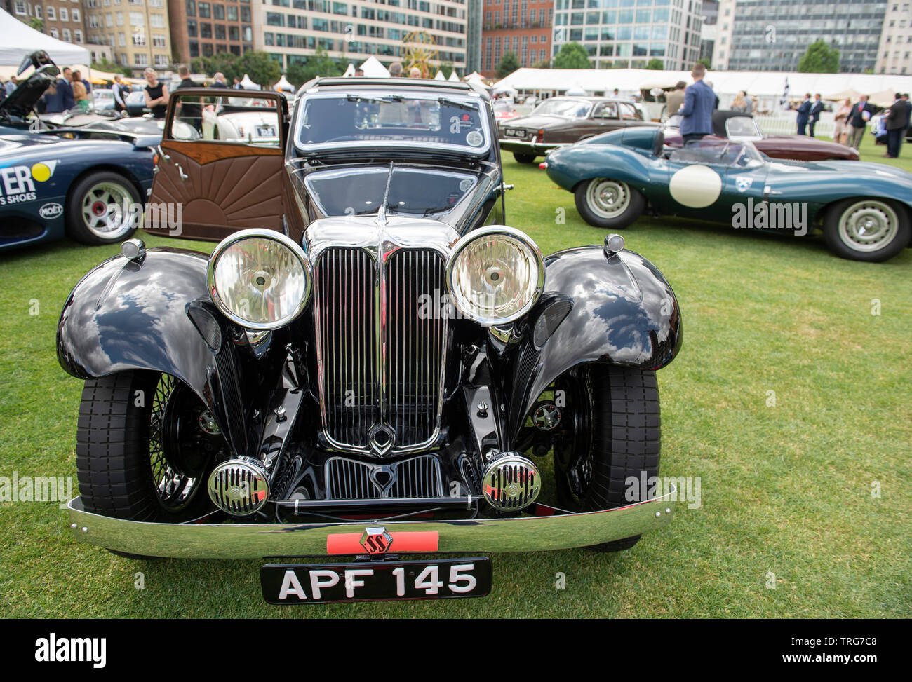 Honourable Artillery Company HQ, London, UK. 5. Juni 2019. Über 120 fahrende greats, im Wert von über £ 70 m, vom 5-6 Juni in der HAC-Gelände. Autos sind in sieben verschiedenen Klassen gruppiert, von den Verlorenen Marques, die Ikonen, die in Deutschland hergestellt. Bild: 1933 Jaguar SS1 in der Großen zone Marques. Credit: Malcolm Park/Alamy Leben Nachrichten. Stockfoto