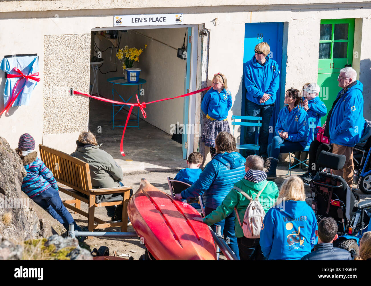 North Berwick, East Lothian, Schottland, Vereinigtes Königreich, Nächstenliebe Strand Rollstühle feiert Eröffnung einer neuen Lagerbereich im Hafen Stockfoto