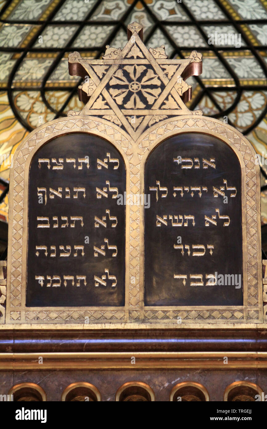 Tabellen de la Loi. Synagoge Espagnole.. Prag. Der Tschechischen Republik. Stockfoto