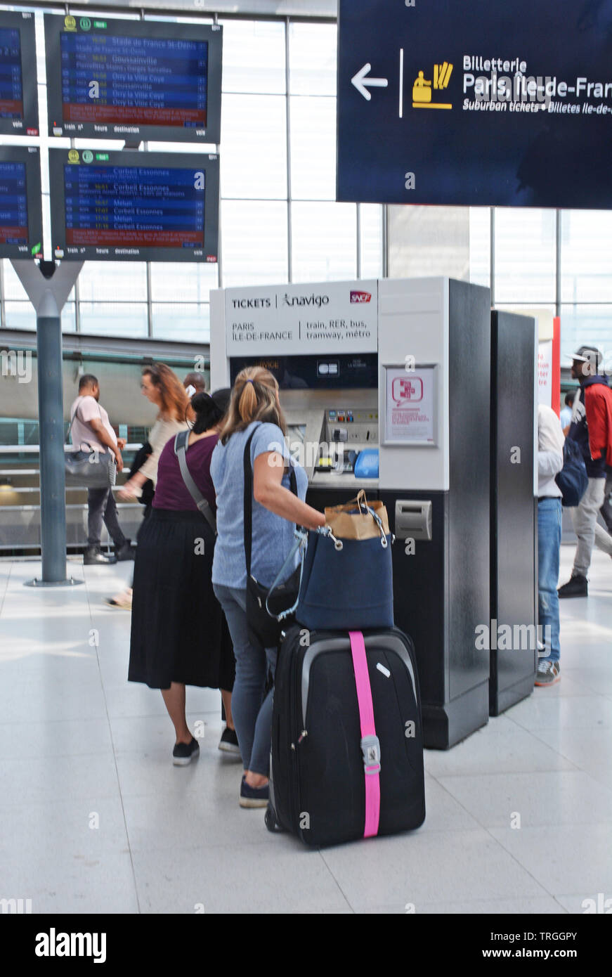 Geldautomat, Bahnhof Nord, Paris, Ile-de-France, Frankreich Stockfoto