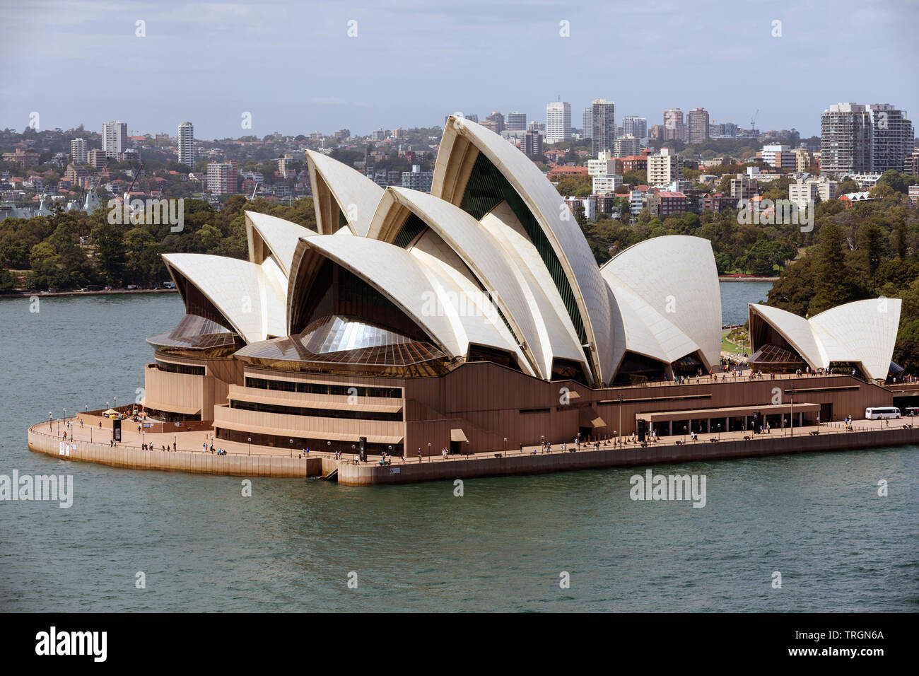 Australien, NEW SOUTH WALES, Sydney, Sydney Opera House, entworfen vom dänischen Architekten Jorn Utzon und im Oktober 1973 eröffnet Stockfoto