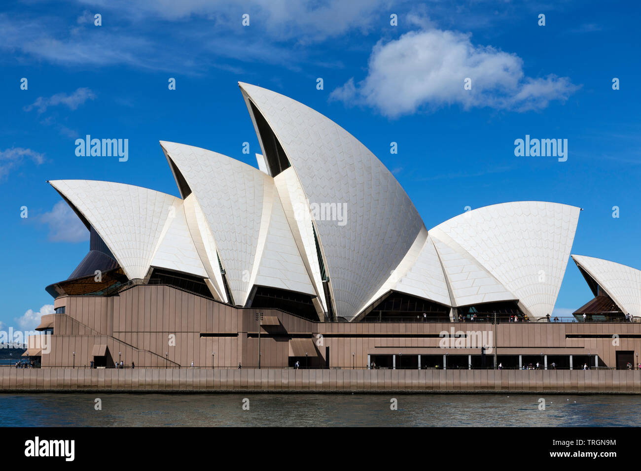 Australien, NEW SOUTH WALES, Sydney, Sydney Opera House, entworfen vom dänischen Architekten Jorn Utzon und im Oktober 1973 eröffnet Stockfoto