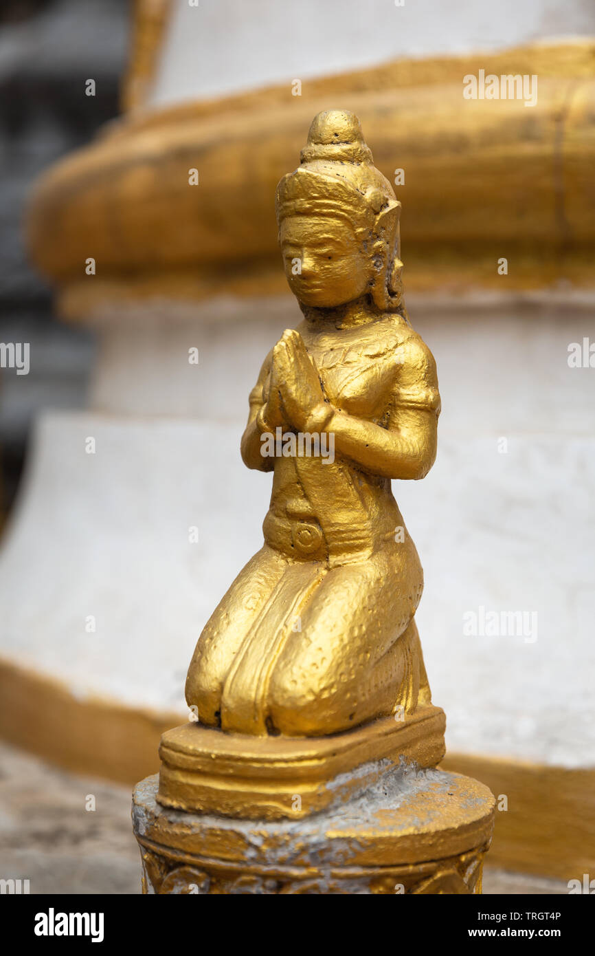 Kleine goldene Buddha Statue, Phnom Penh, Kambodscha, Indochina, Südostasien, Asien Stockfoto