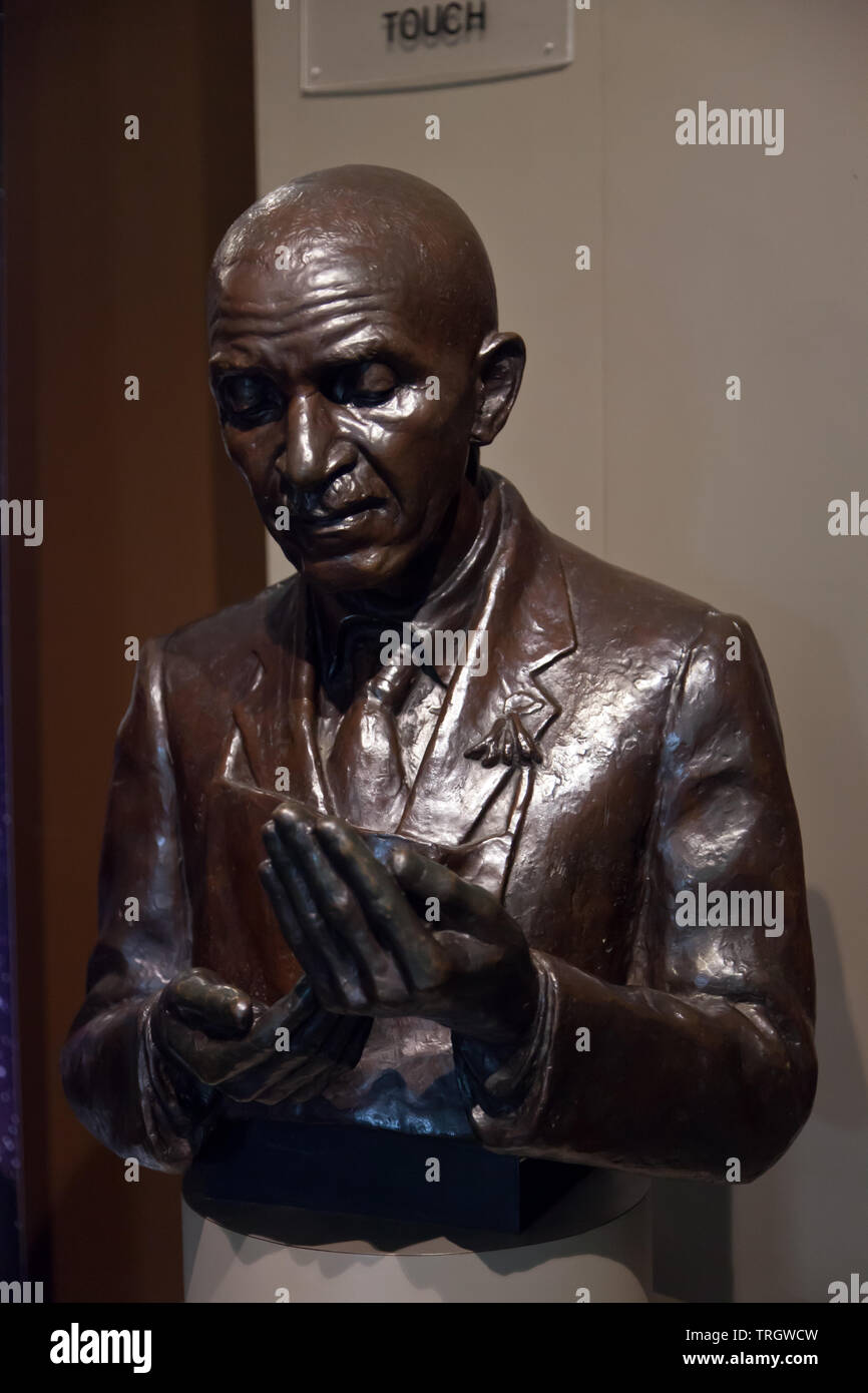 Bronzestatue von George Washington Carver in der Tuskegee Institut in Alabama Stockfoto