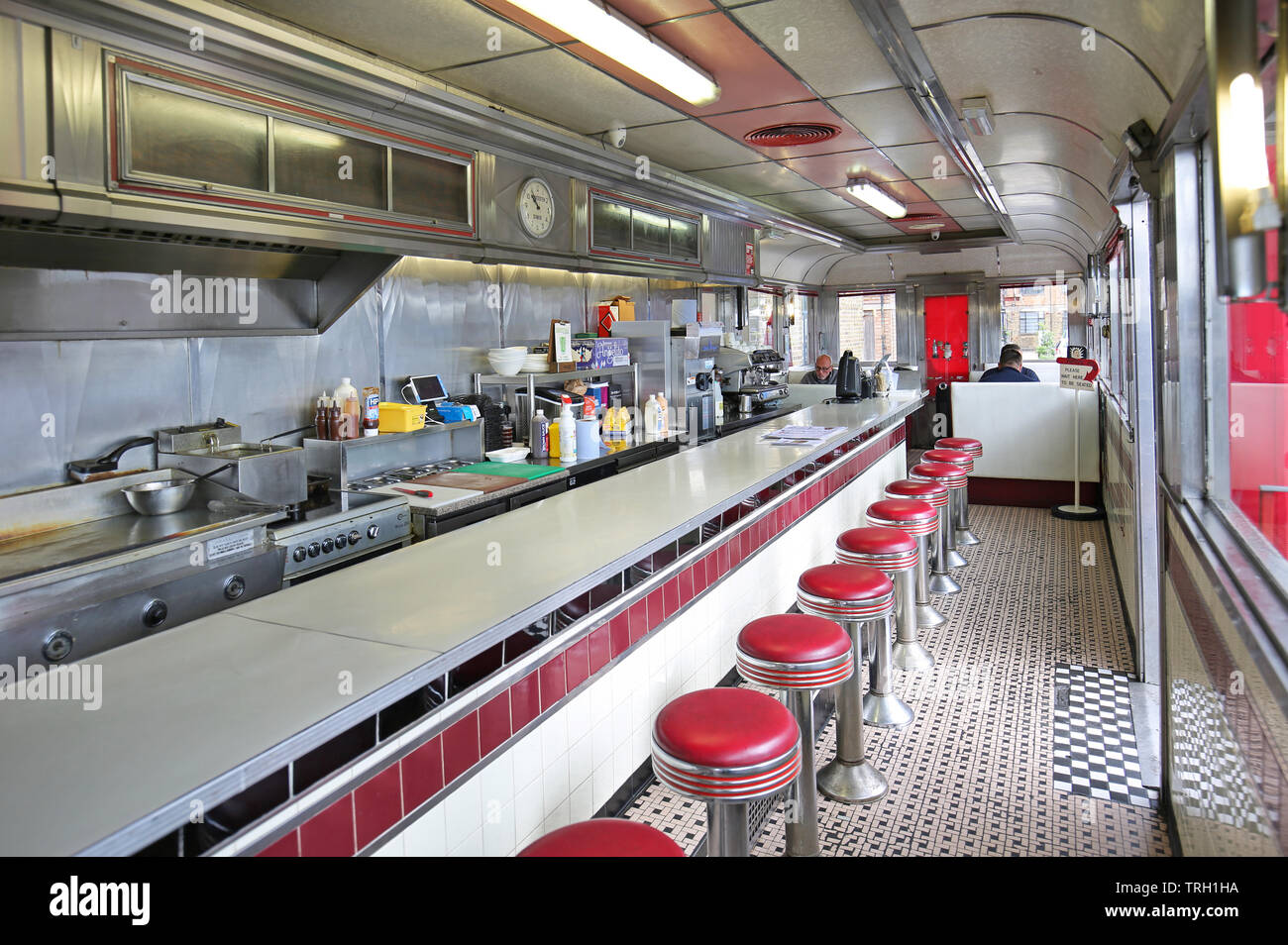 Innenraum der Fat Boys Diner, das im amerikanischen Stil Café und Restaurant am Trinity Buoy Wharf neben der Themse in London, UK. Stockfoto