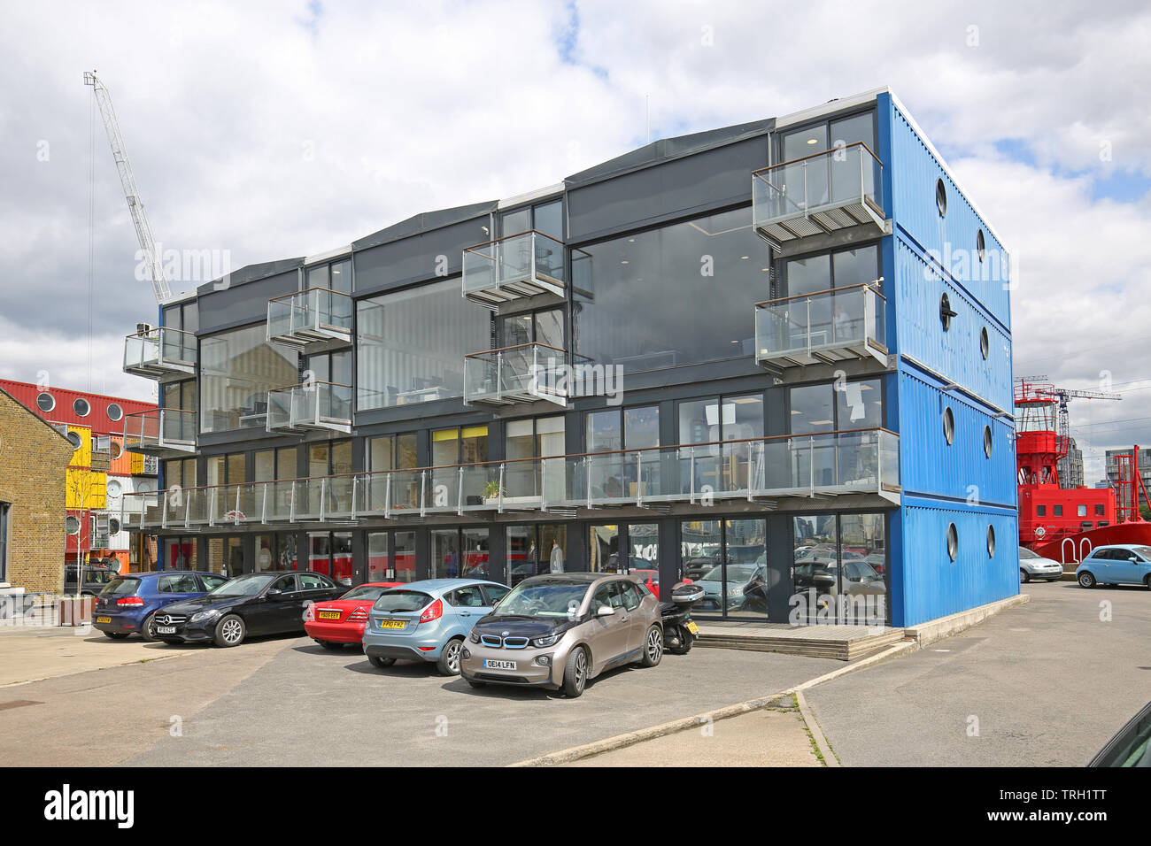 Container Stadt am Trinity Buoy Wharf, London, Großbritannien. Eine Sammlung von Live-/Arbeit Räume von Schiffscontainern konstruiert. Stockfoto