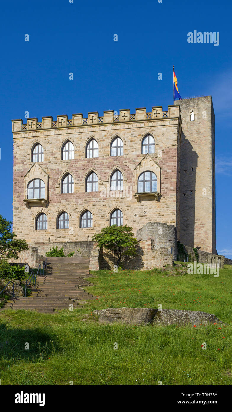Das Hambacher Schloss (Deutsch: Hambacher Schloss), Symbol der Deutschen Demokratiebewegung, Neustadt an der Weinstraße, Rheinland-Pfalz, Deutschland Stockfoto