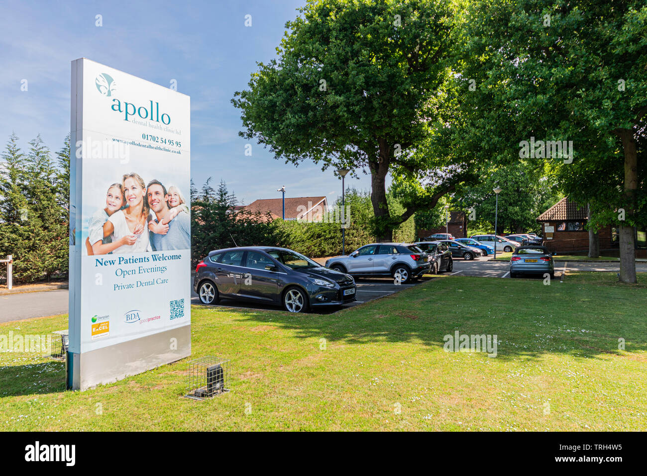 Apollo zahnmedizinische Gesundheit Klinik Ltd, Eastwood Copse, Luftfahrt, Southend On Sea, Essex, Großbritannien. Privater Zahnarzt, private zahnmedizinische Gesundheit unternehmen. Zeichen Stockfoto