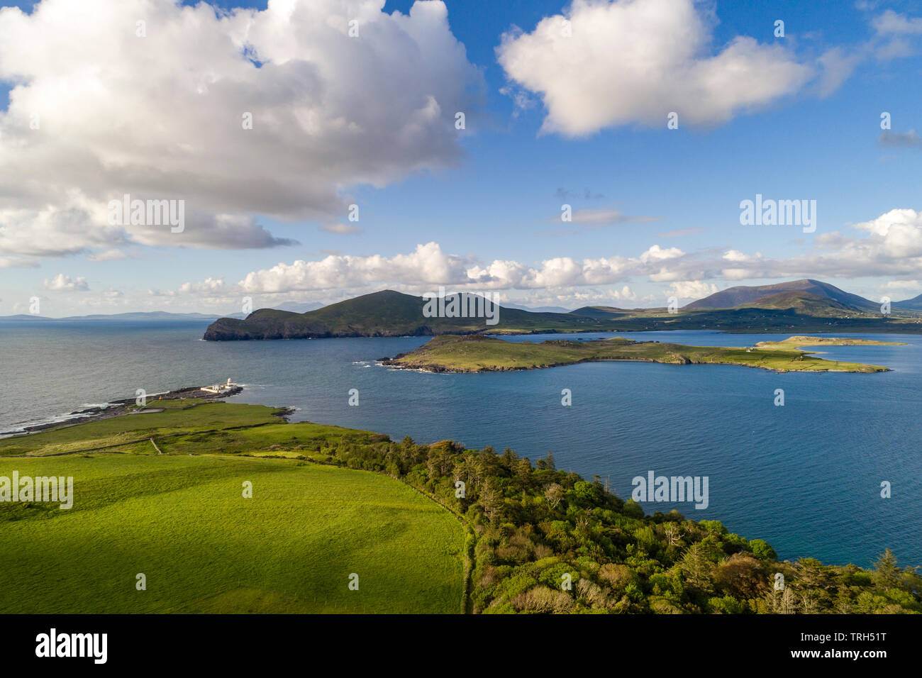 Landschaft Luftbild von Valentia Island und Beginish Island, County Kerry, Irland Stockfoto