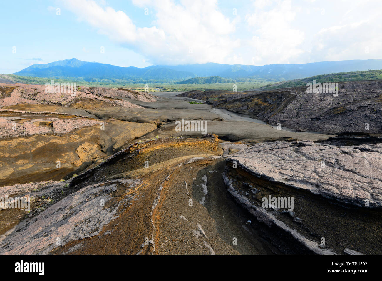 Amazing lava Schichten und vulkanische Asche Muster in der Ebene um Mt Yasur Vulkan, Insel Tanna, Vanuatu Stockfoto