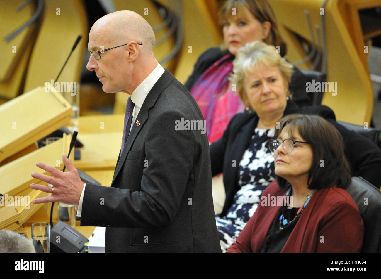 Edinburgh, Großbritannien. 6. Juni, 2019. Erste Minister Fragen, die in der Kammer an das schottische Parlament. Stellvertretenden Ersten Minister, John Swinney nahm den Platz von Nicola Sturgeon heute. Nicola Sturgeon nicht anwesend war, wie sie war, Schottland an der D-Day Memorial Ereignisse in Frankreich. Credit: Colin Fisher/Alamy leben Nachrichten Stockfoto