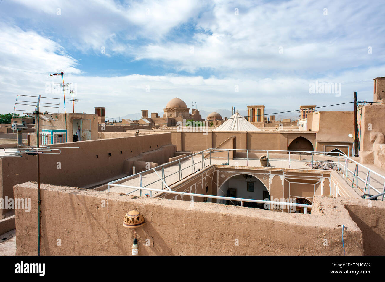 Die Dächer von Yazd, eine alte Stadt in der Wüste Schlamm des Iran. Yazd wurde ein zoroastrier Center während der Sassanidischen Zeit. Die Altstadt ist heute eines der beliebtesten zu Stockfoto