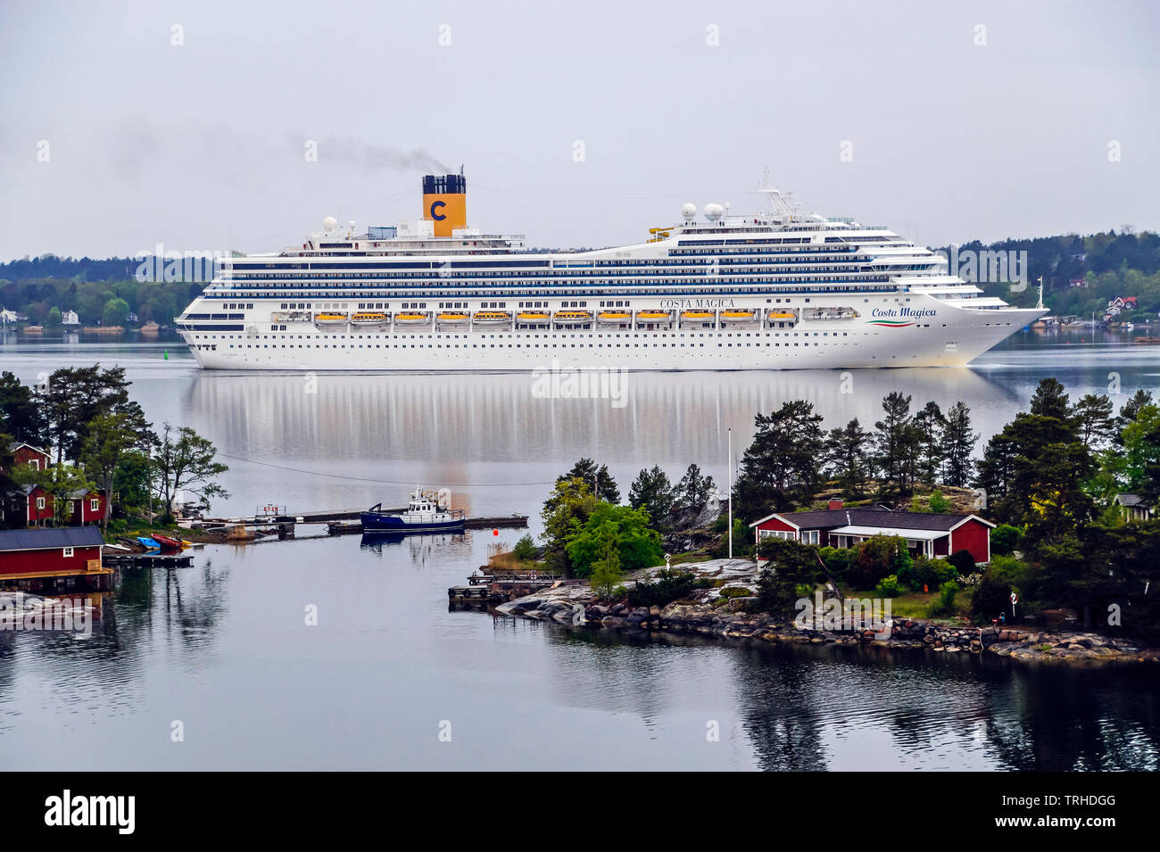 Kreuzfahrtschiff Costa Magica im Stockholmer Archipel bei Stockholm in Schweden Europa Stockfoto