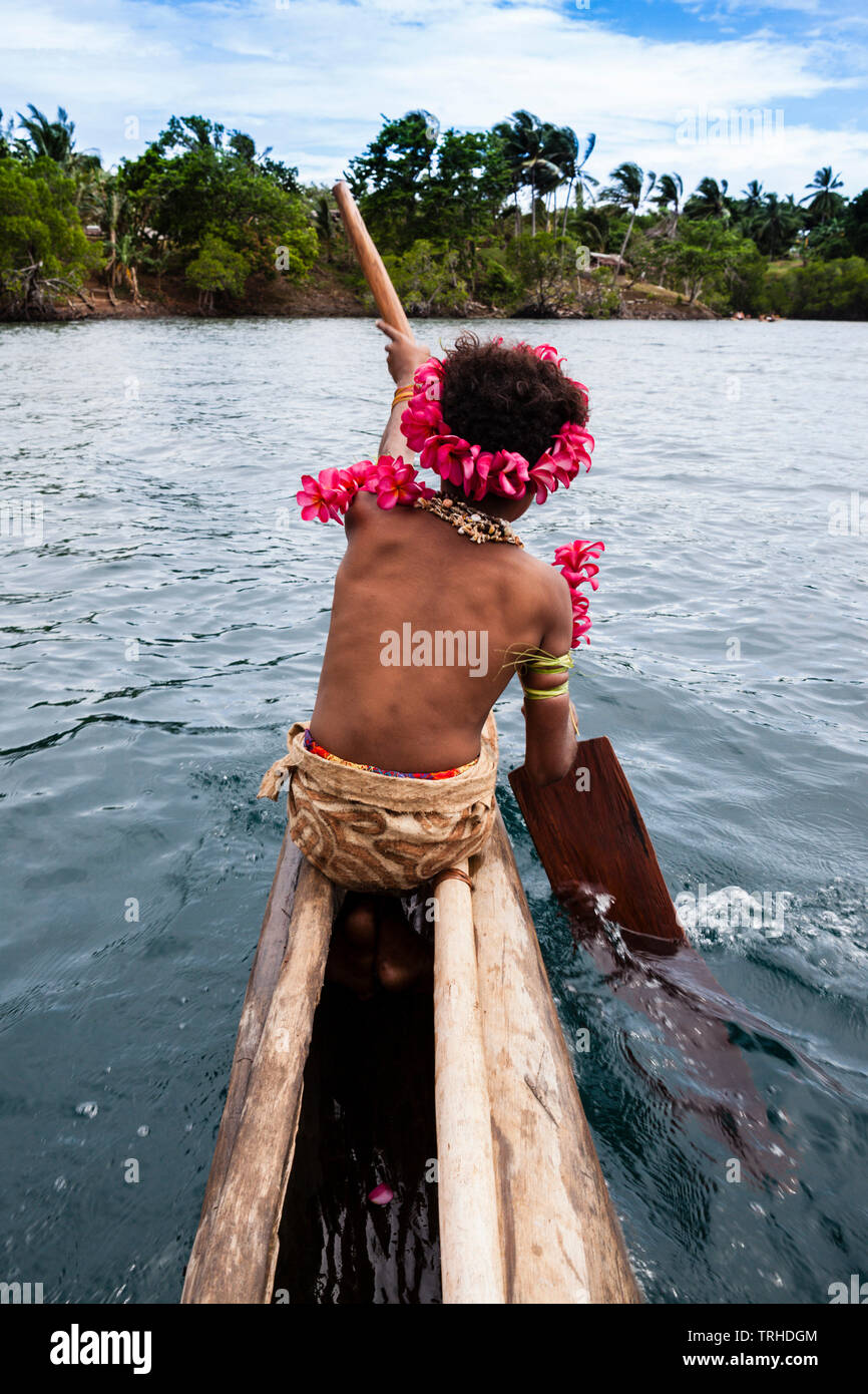 Kofure Mädchen im Outrigger Kanu, Tufi, Oro Provinz, Papua Neu Guinea Stockfoto