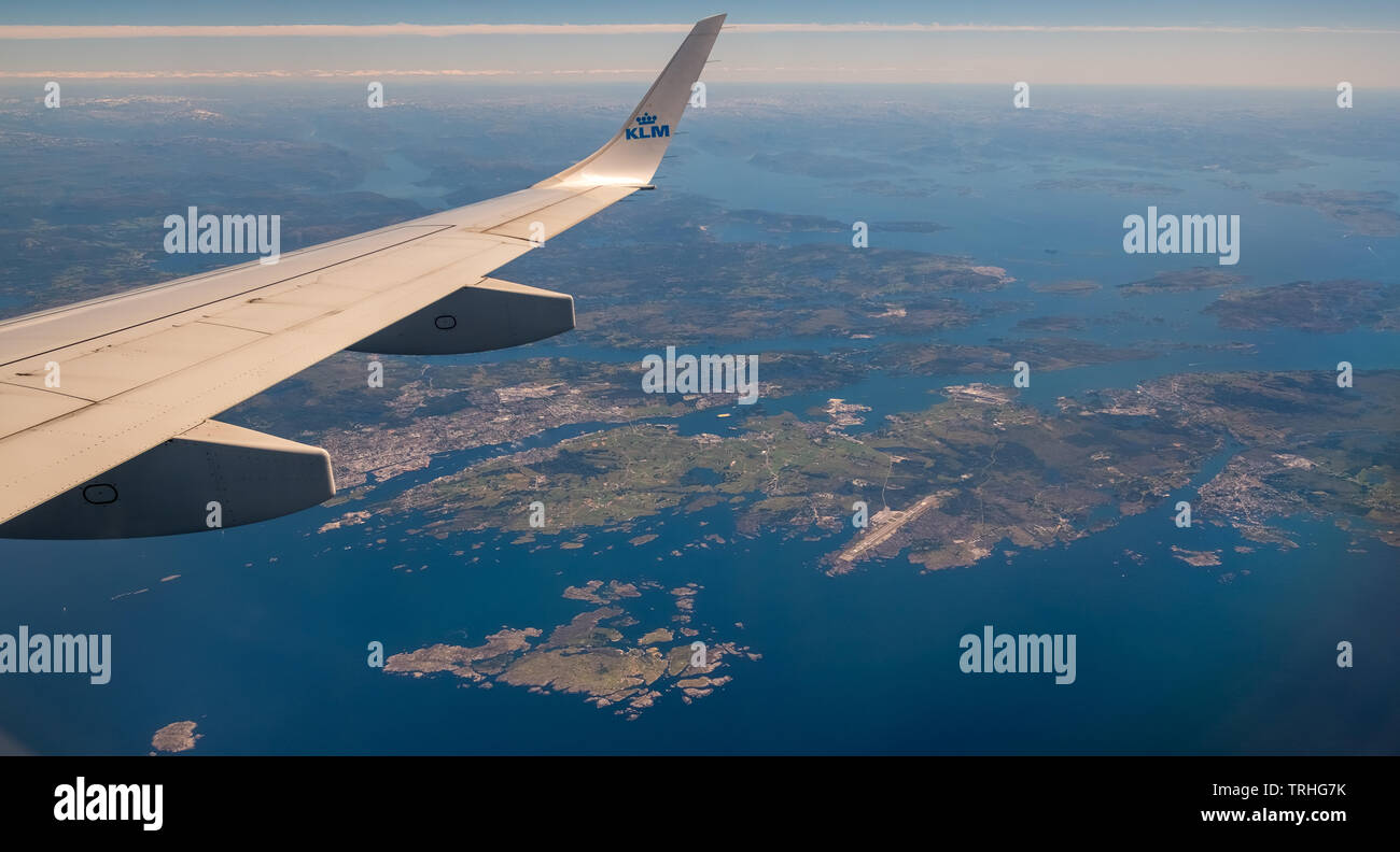 Ansatz zum Flughafen Bergen, mit Blick auf die Fjorde von den norwegischen Fjorden, Bergen, Blomsterdalen, Kokstad, Nord-Norwegen, Norwegen, Skandinavien, Europa, noch, Reisen, Stockfoto