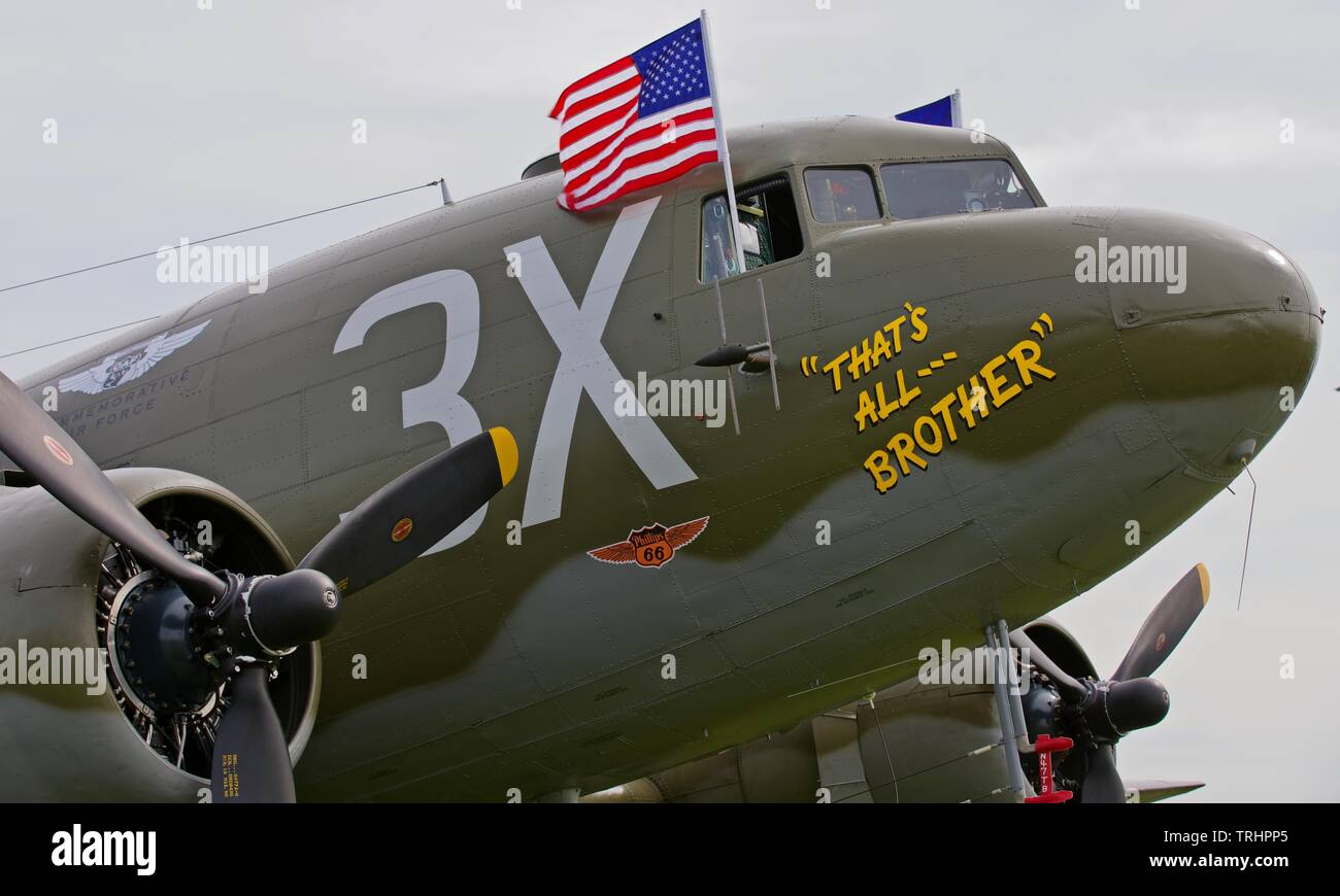 C-47", Bruder" Am2019 Shuttleworth Air Festival Gedenken an den 75. Jahrestag des D-Day Stockfoto