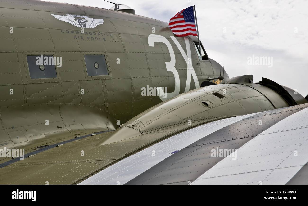 C-47", Bruder" Am2019 Shuttleworth Air Festival Gedenken an den 75. Jahrestag des D-Day Stockfoto