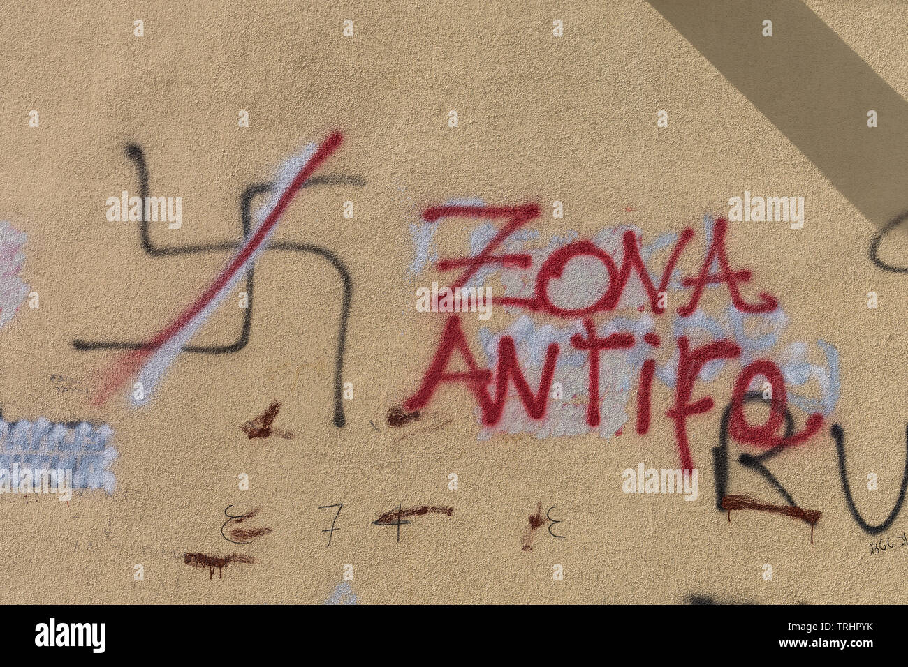 Zona antifa Graffiti in Cervignano del Friuli, Italien Stockfoto